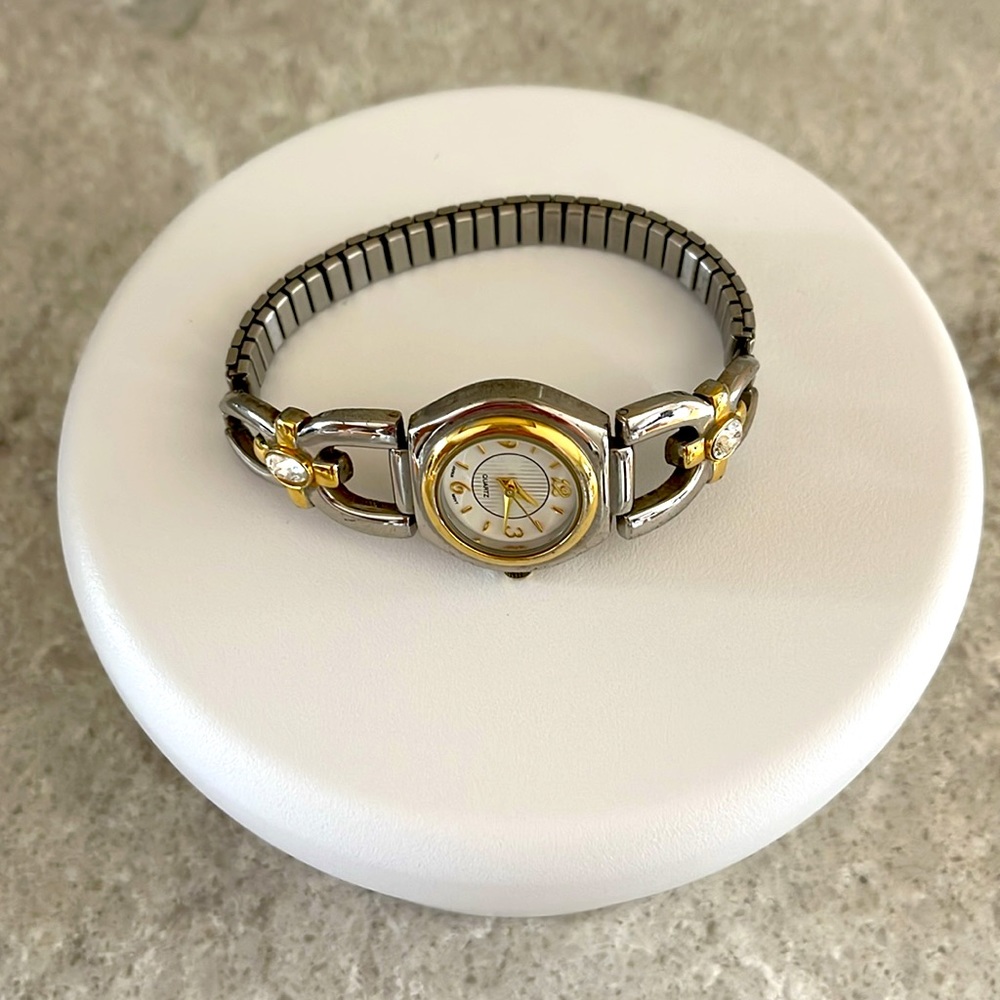 Avon Vintage Women's Quartz Watch Silver w/Gold Accents, Crystals, Stretch Band - Picture 7 of 9